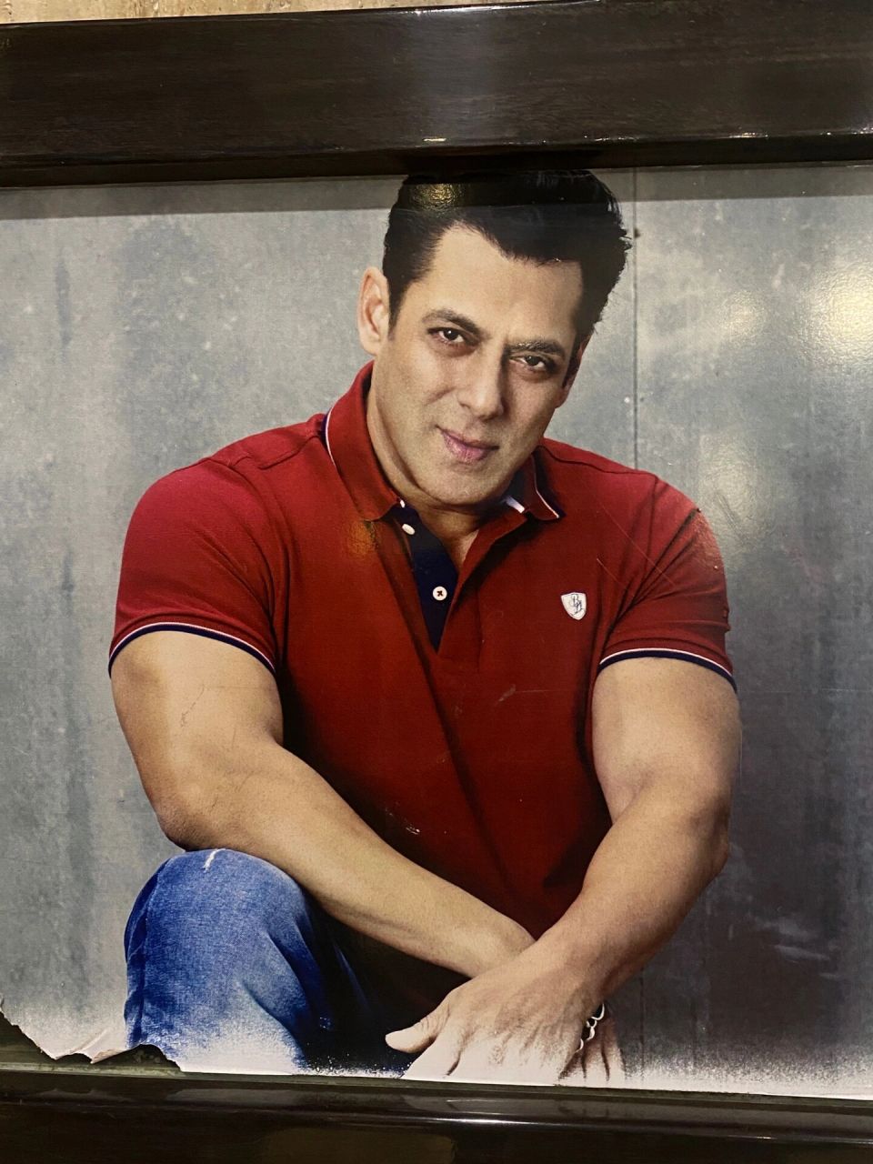 加德满都逛商场,偶遇萨尔曼.汗代言的广告牌.