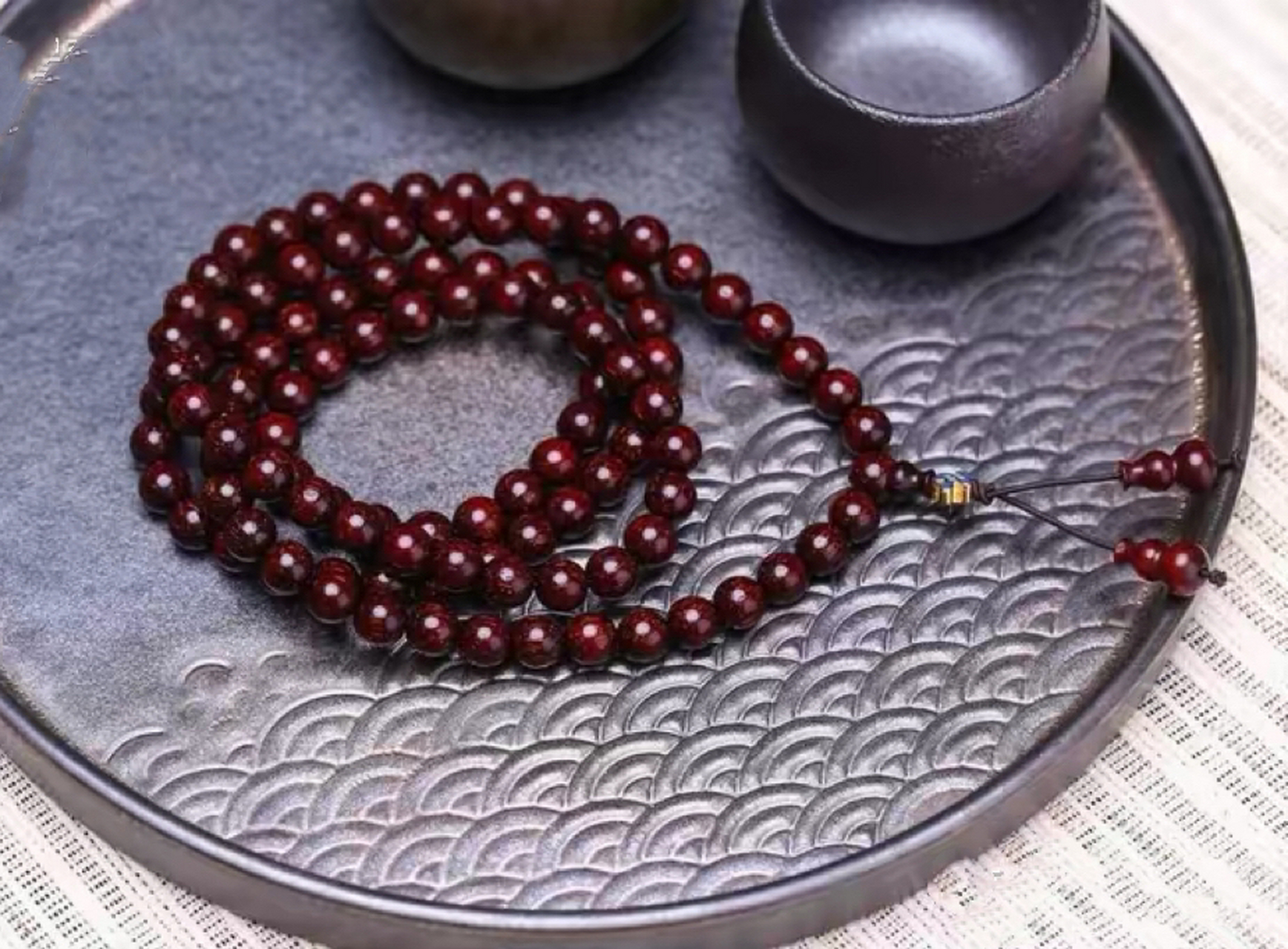 小叶紫檀的五大功效与作用,小叶紫檀寓意是 自古以来,小叶紫檀就被视