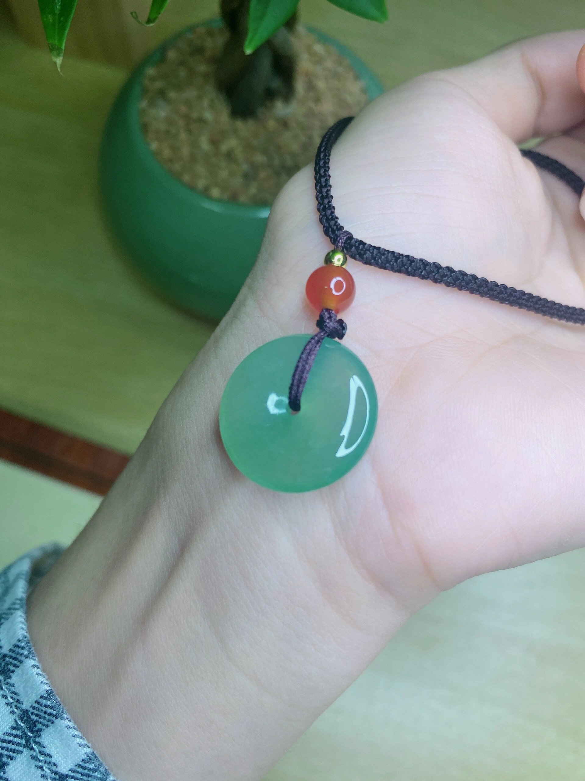 冰种晴水绿翡翠平安扣,均匀淡雅的绿