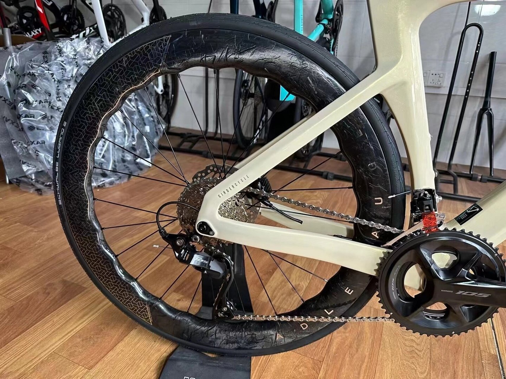 公路车格拉德爱路自行车 格拉德爱路24速全碳公路车 客户才买半个月