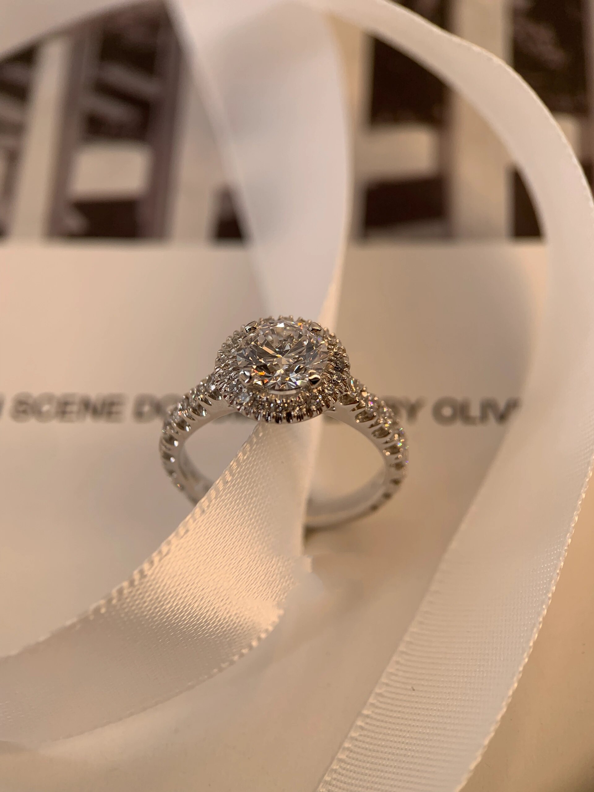 卡地亚destinee是一款百年经典围镶钻戒95 满足女生对钻戒都有的