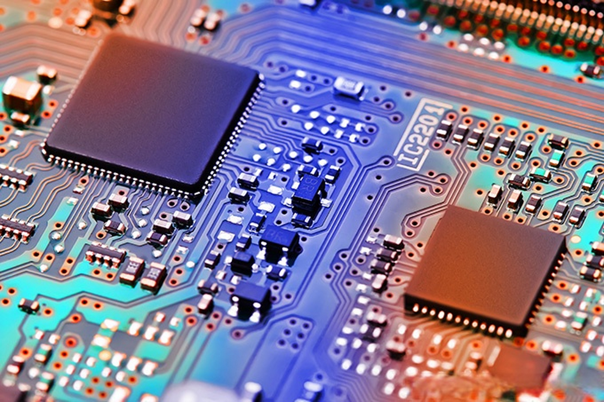 彭博社:中芯国际警告芯片供应持续过剩!