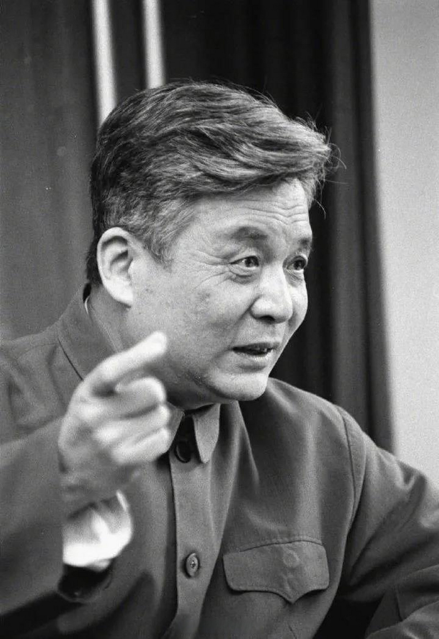 军史记忆#【今天,缅怀"两弹元勋"邓稼先】在祖国经济困难,技术落后的