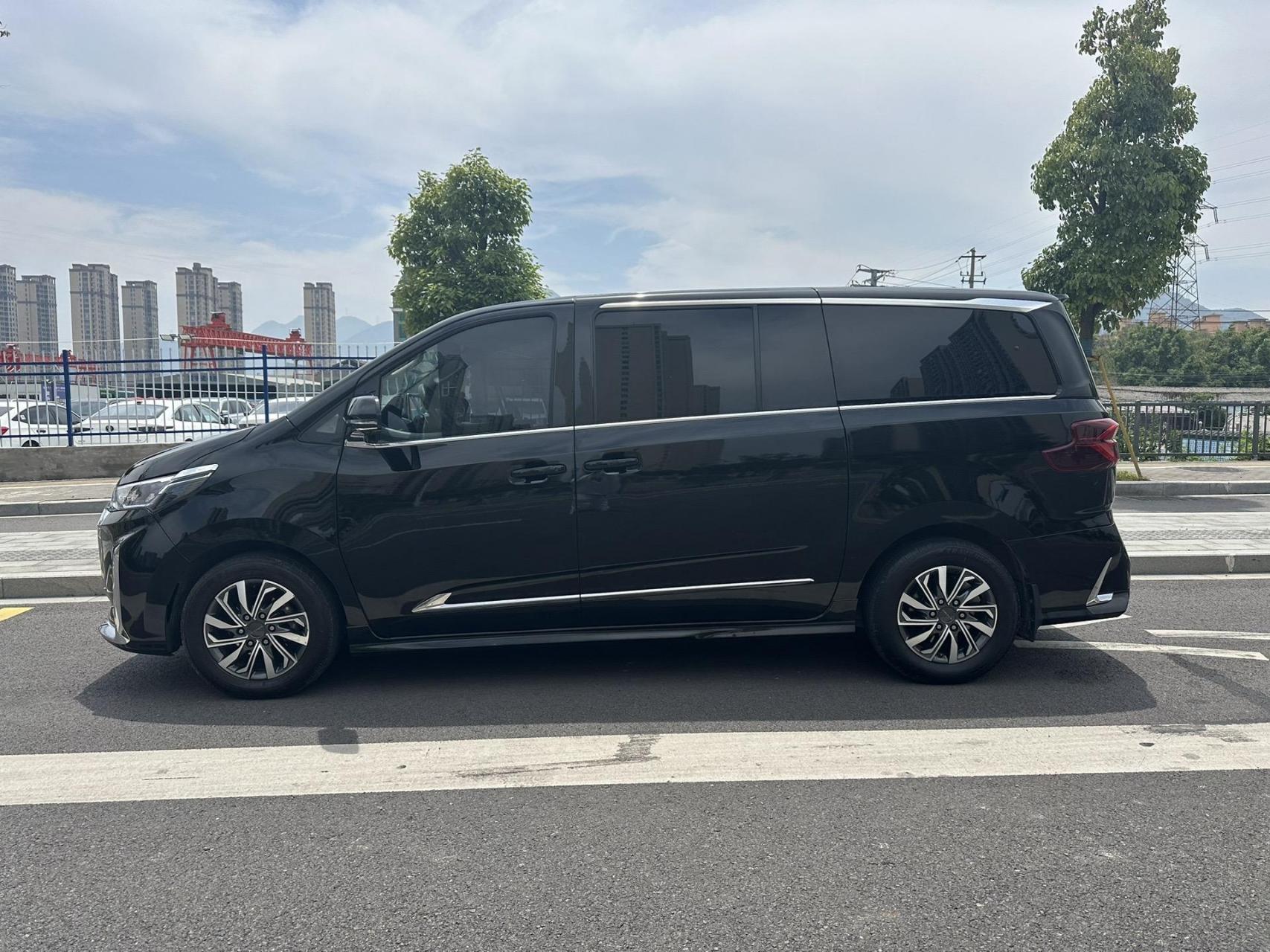 新到22年大通g20 plus2.