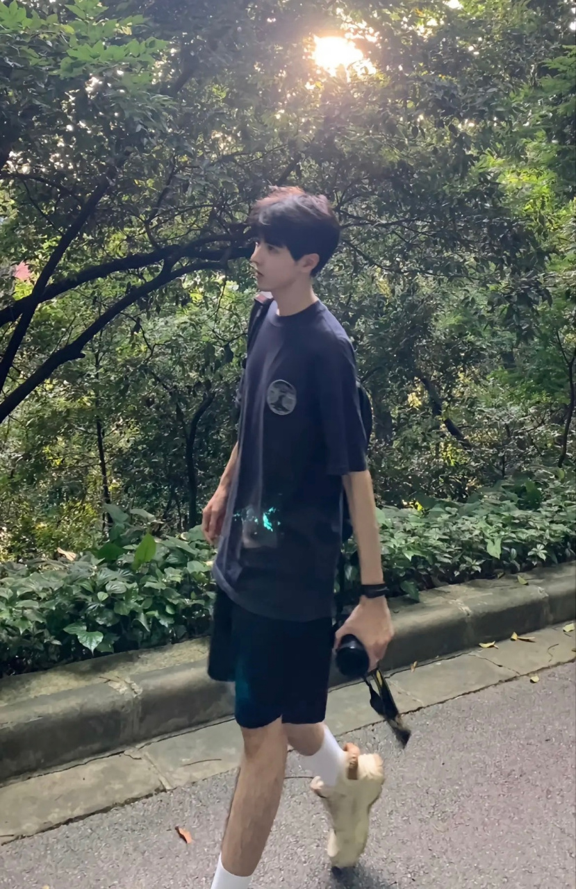 一米八五的男生