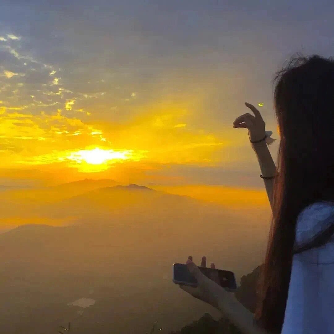 夕阳西下|海边背影头像女清甜