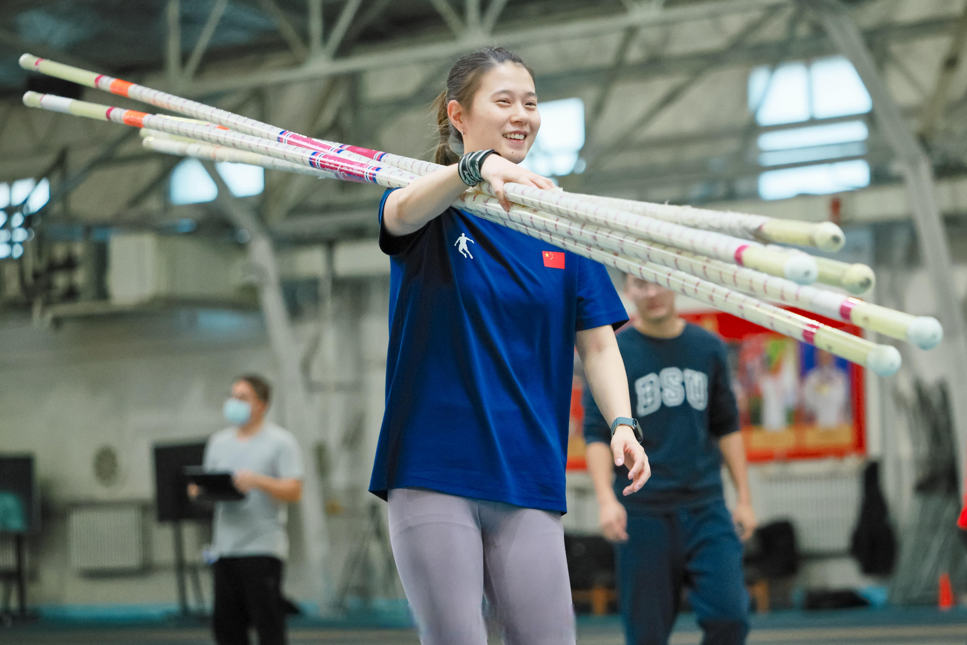 探营-女子撑竿跳高运动员李玲_静诛 c_陈巧铃铃铃 牛春格pv   (中国