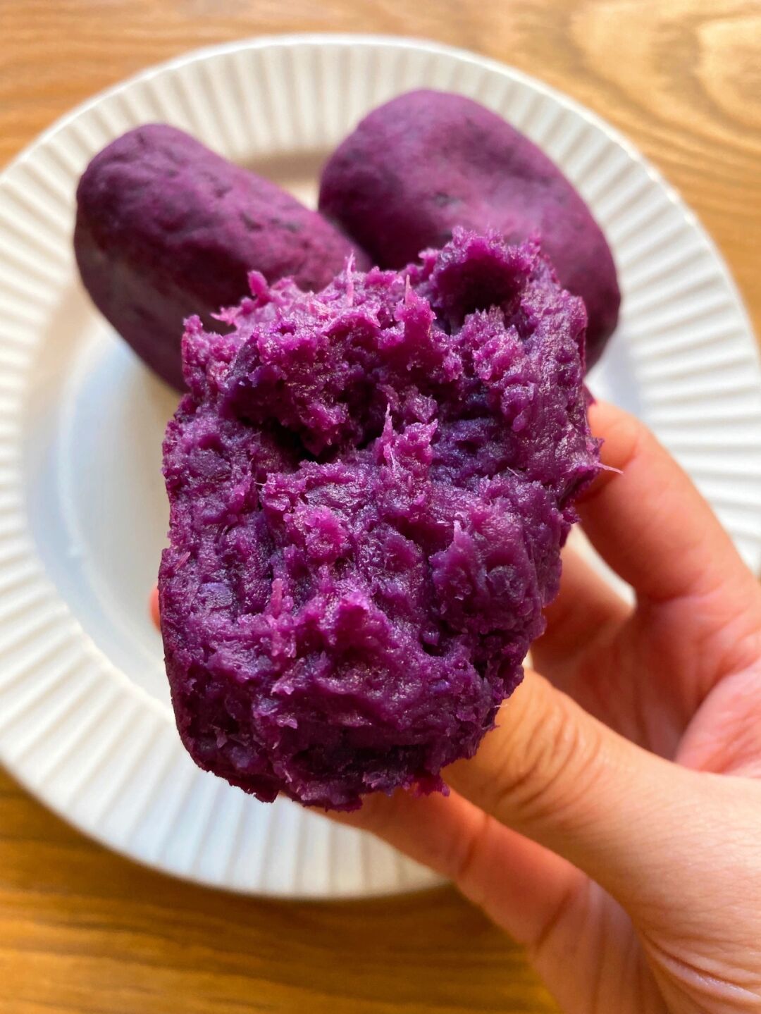 食材:紫薯 牛奶 糯米粉 步骤 1紫薯去皮,蒸好的紫薯图片大全紫薯图片