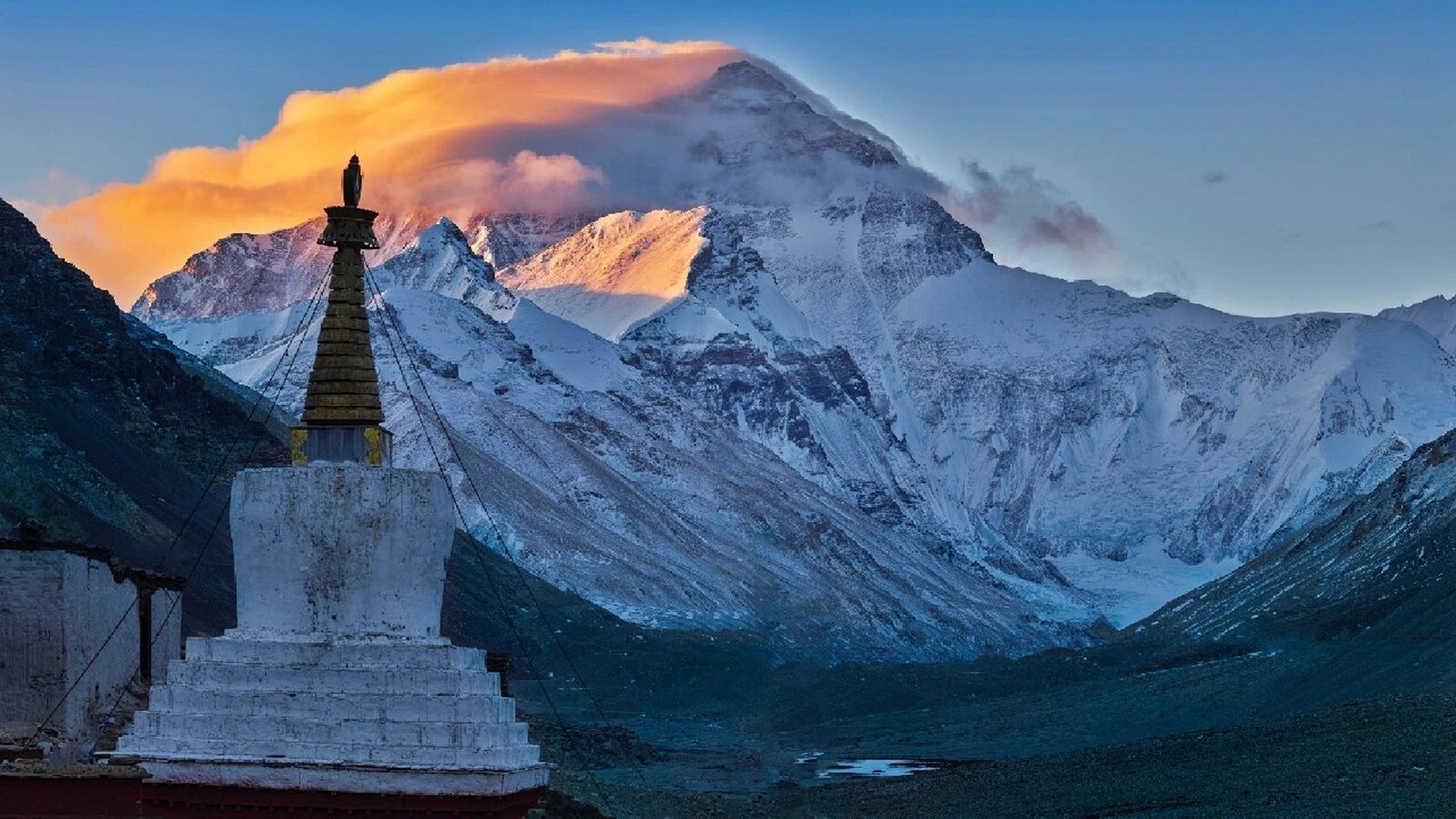 中尼边界(西藏自治区) 名山简况:珠穆朗玛峰,简称珠峰,位于中国和