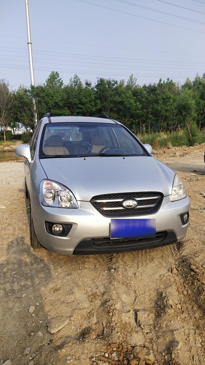 车贩子绕道 个人一手09年,悦达起亚新佳乐自动挡,纯原装进口车,后备箱