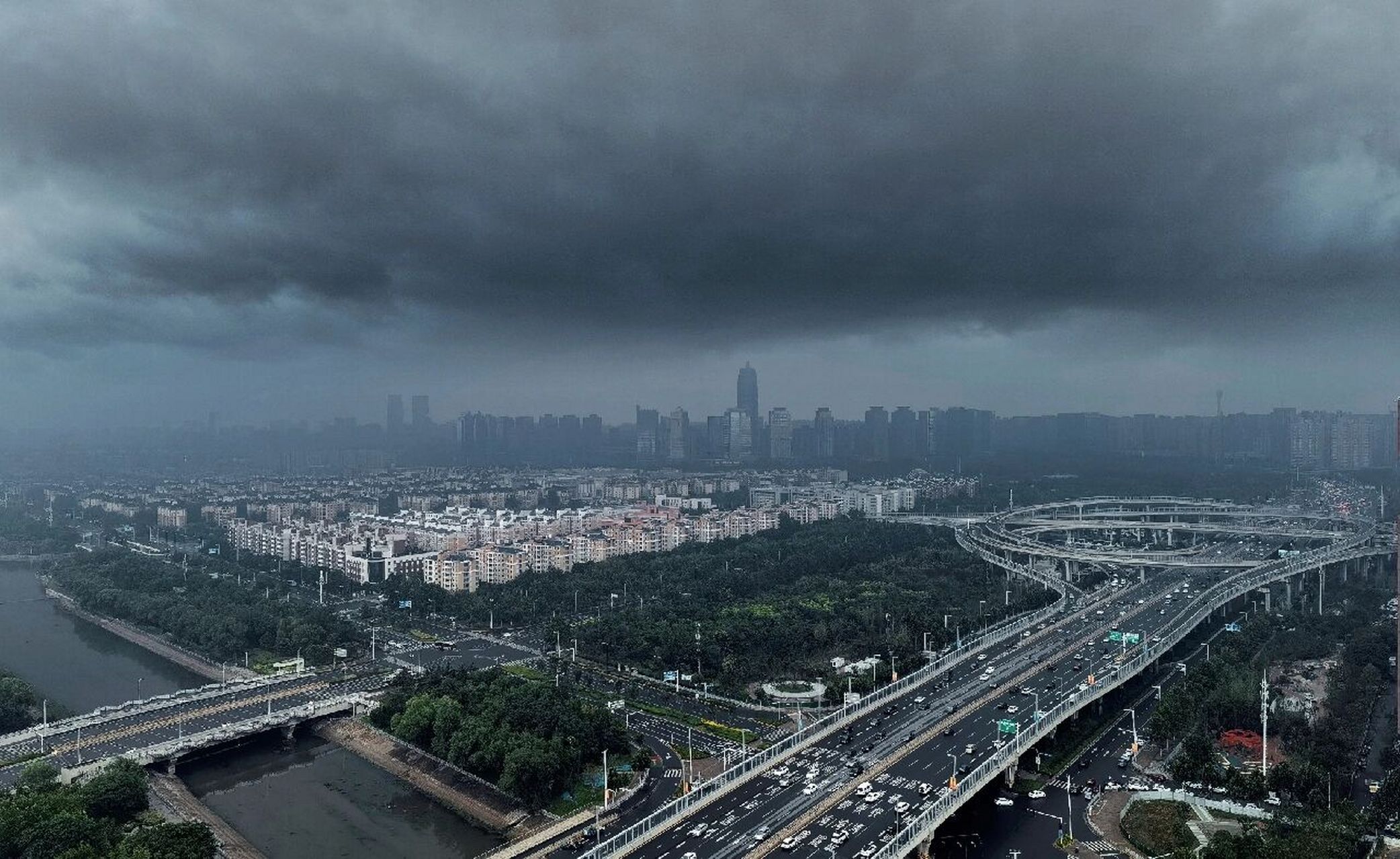 郑州特大暴雨素材积累图片