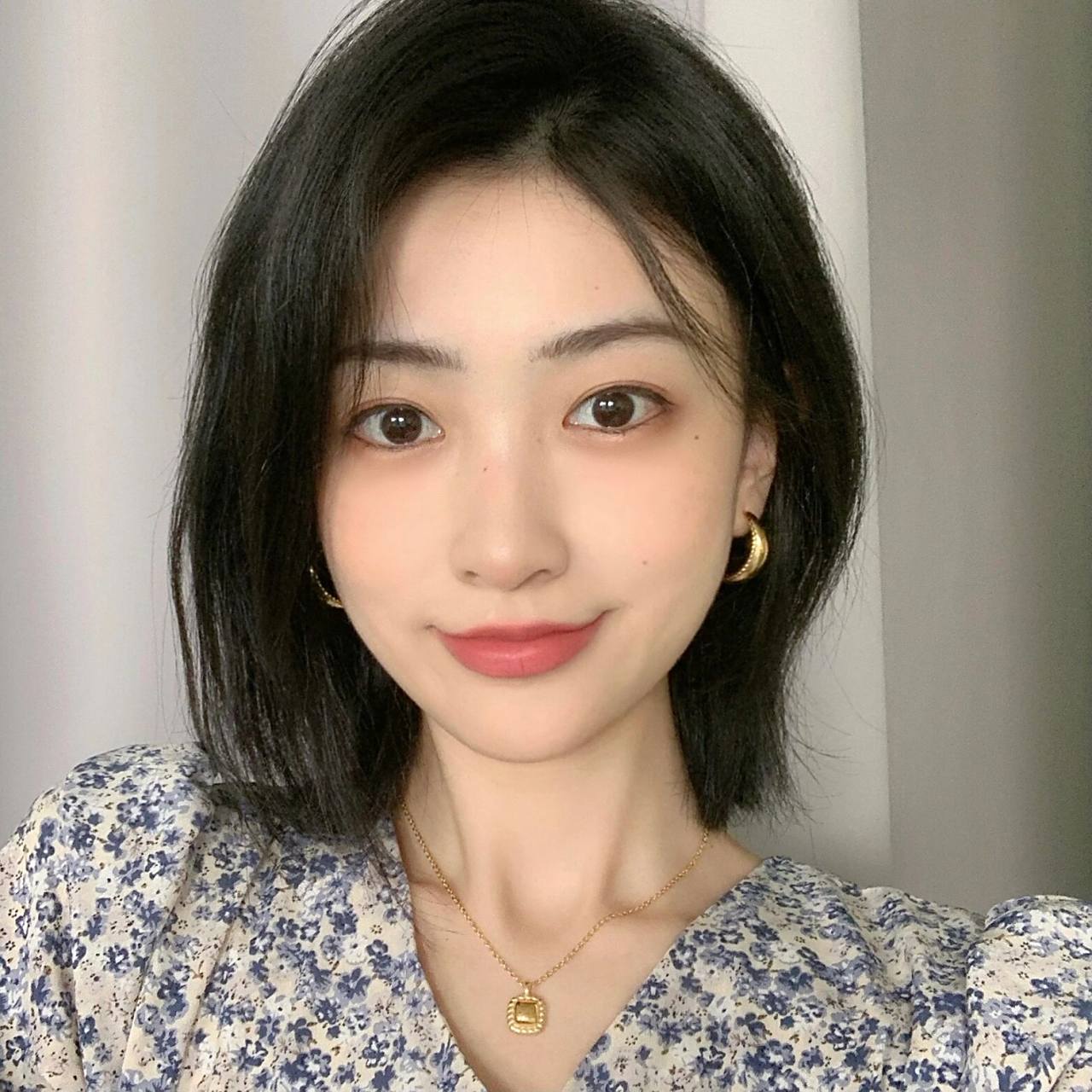 适合圆脸方脸剪的女生短发发型 清爽又减龄 这款锁骨发适合所有女生