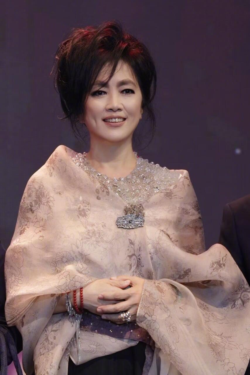 试问谁能拒绝在齐豫的歌声里重返那些纯粹的日子?