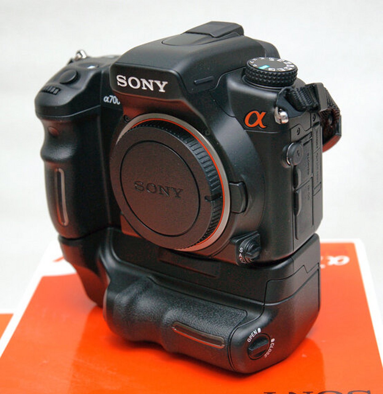 索尼a700:经典继承美能达a7d,半画幅旗舰 a700继承于柯美a7d,参数有