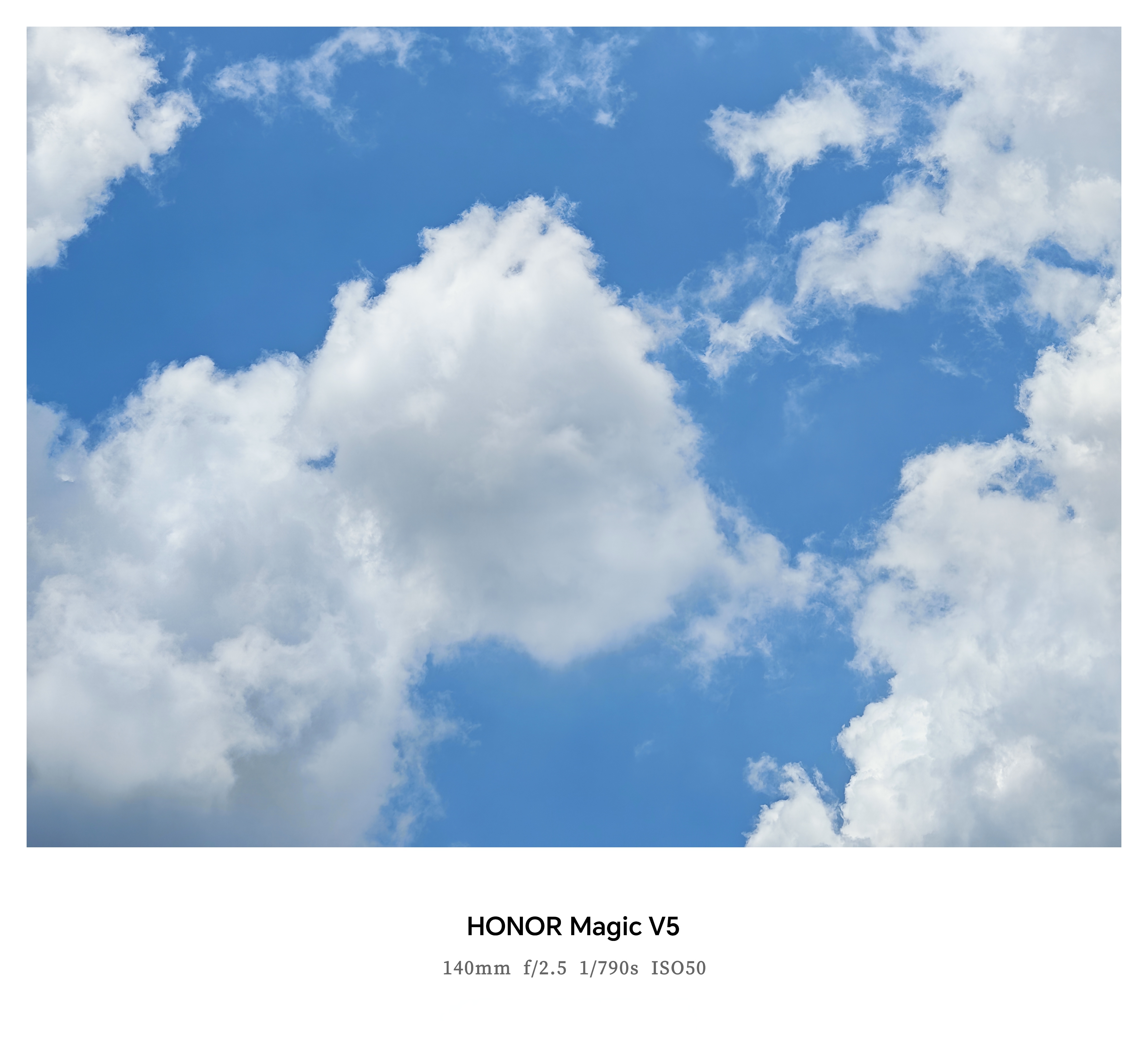 台风要来了,现在合肥的云超级好看,这种蓝天白云非常考验手机拍摄色彩