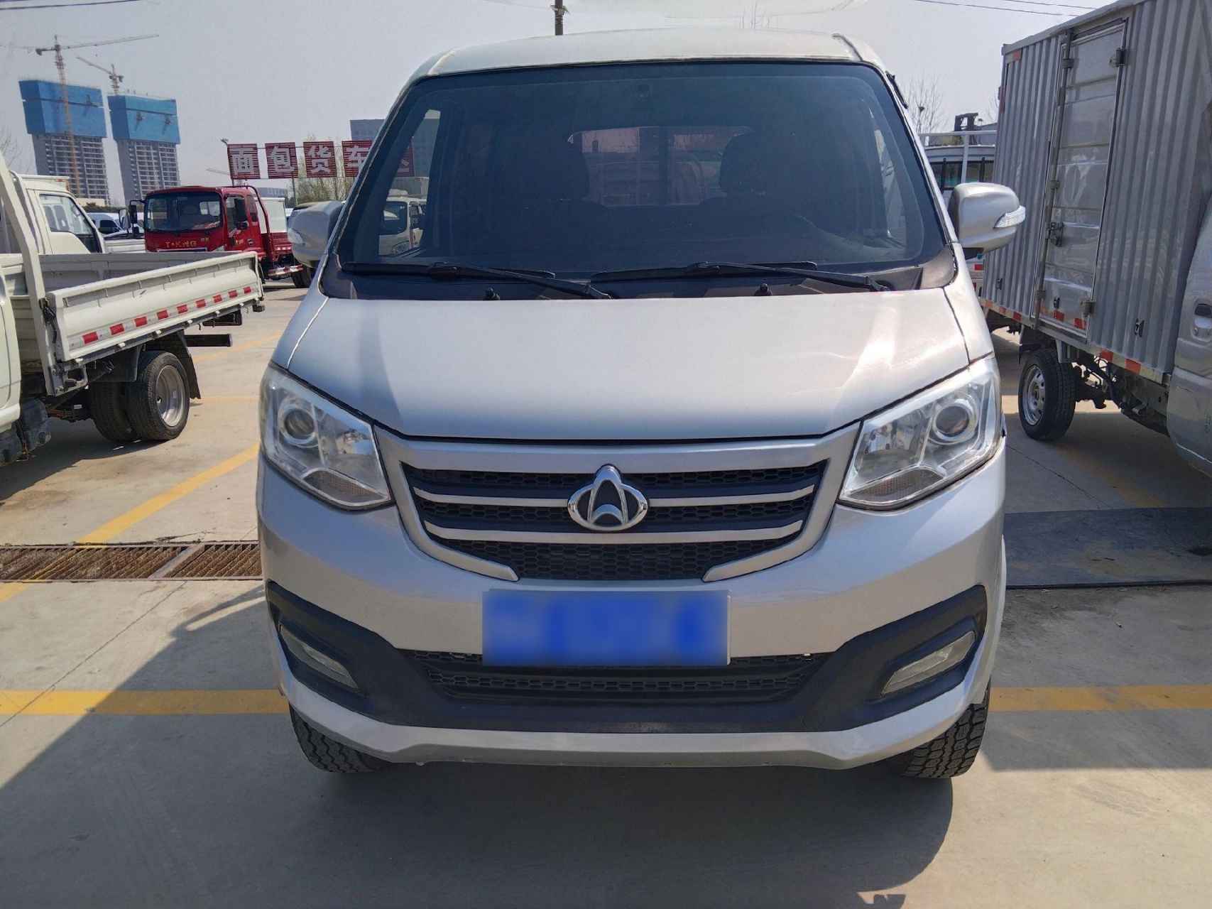 19年长安Ⅹ3双排双轮,车厢长2.7米,1.