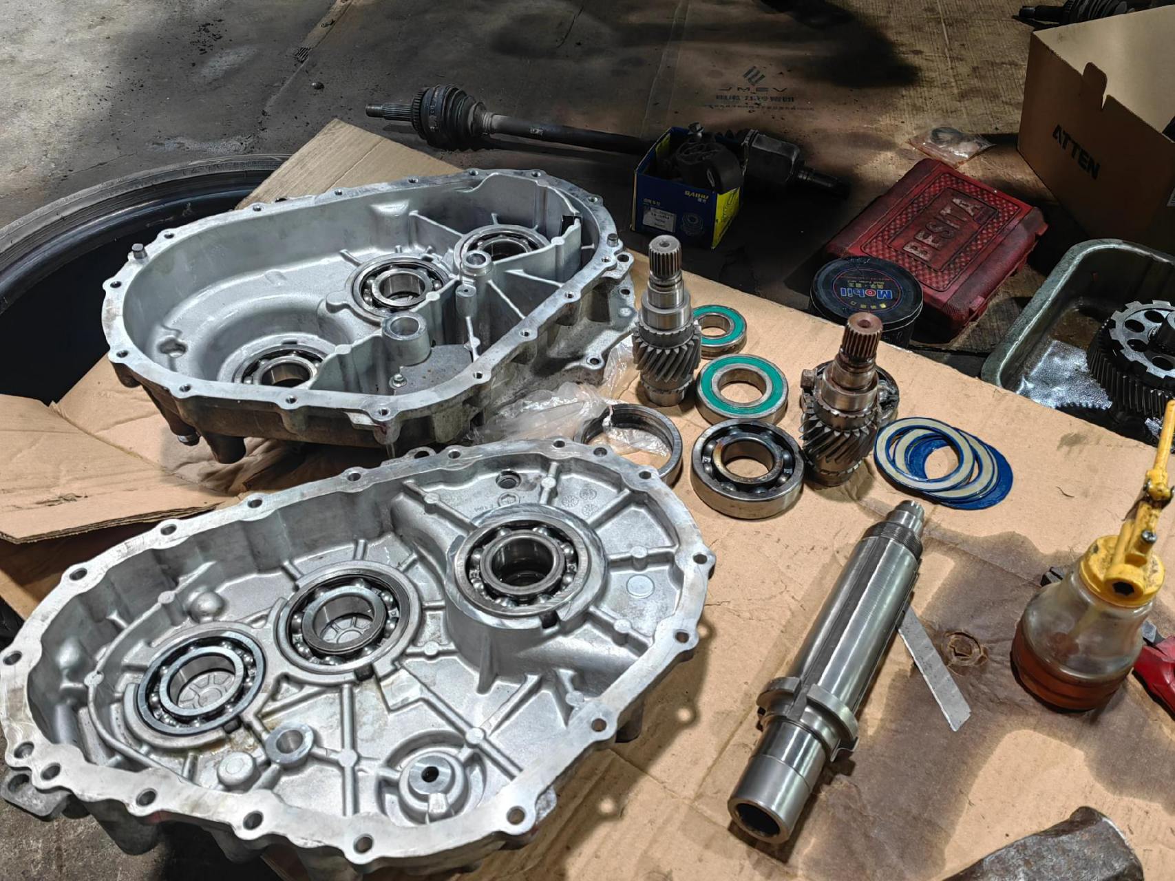 帝豪ev动力电机差速器同时维修,4儿子报价两万加.