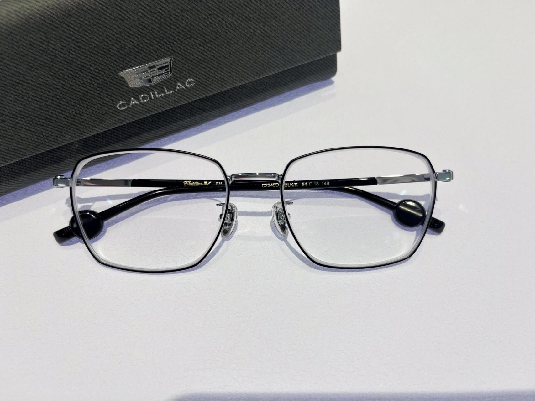 原来凯迪拉克还有眼镜?