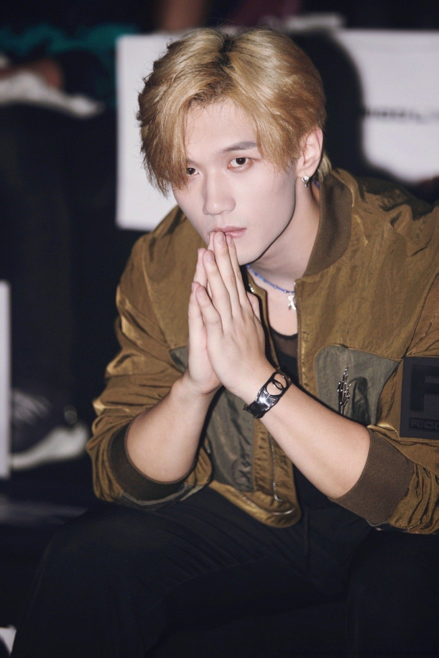 杨皓晨#  rico lee ss2024 时尚大秀"山海"   机能科技与潮流的碰撞