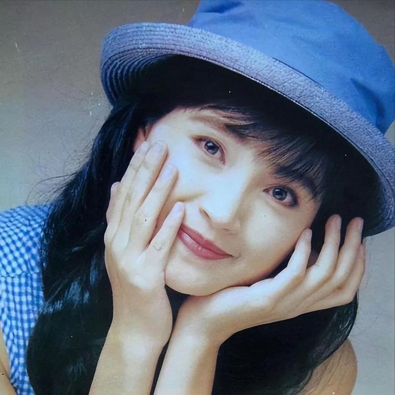 台湾作家,诗人,歌手方季惟说:"我56岁了,一生没谈过恋爱,还是处女,但