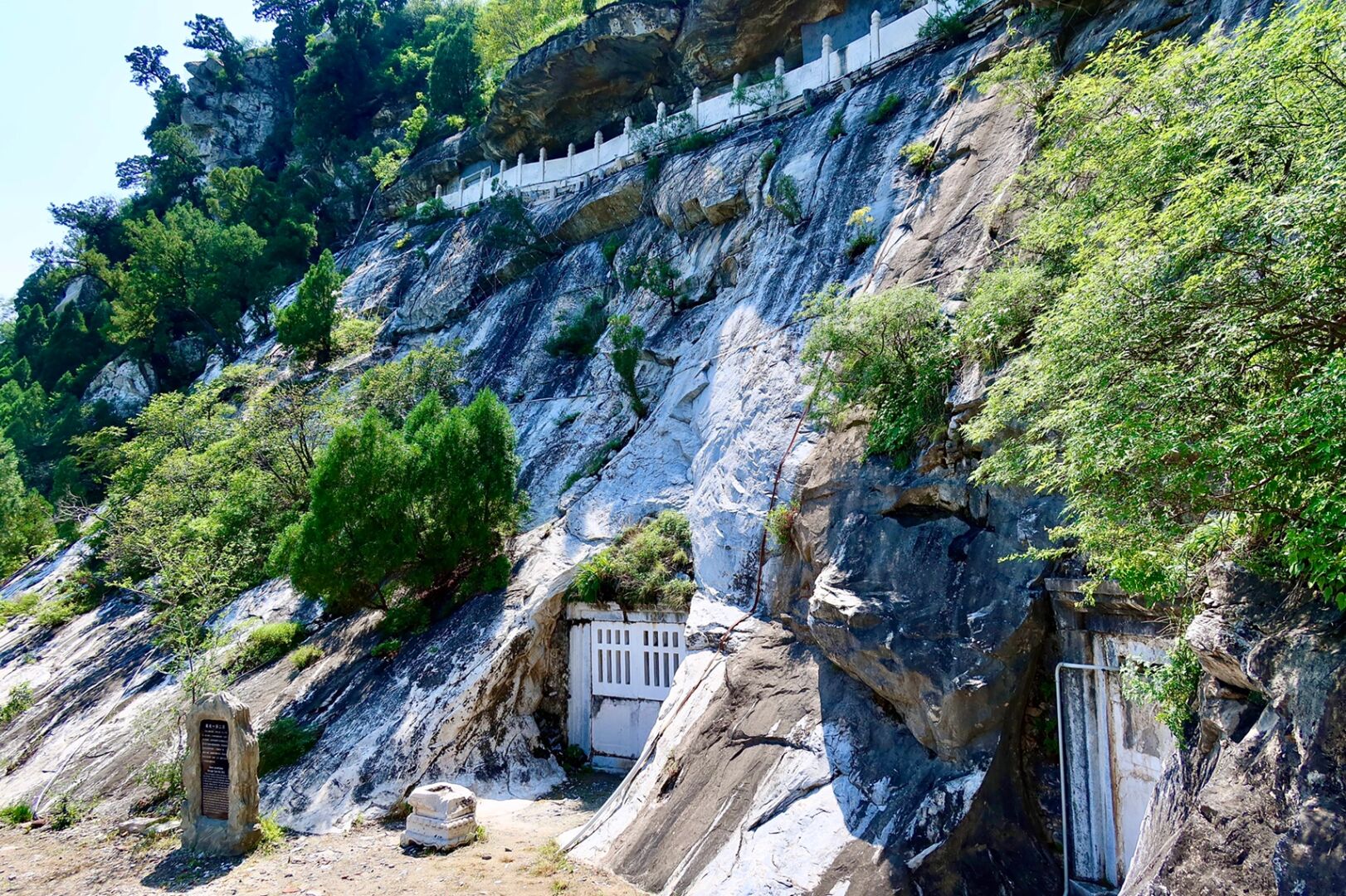 代表的众多历史遗迹云居寺石经山照片房山石经山北京石经山小西天图片