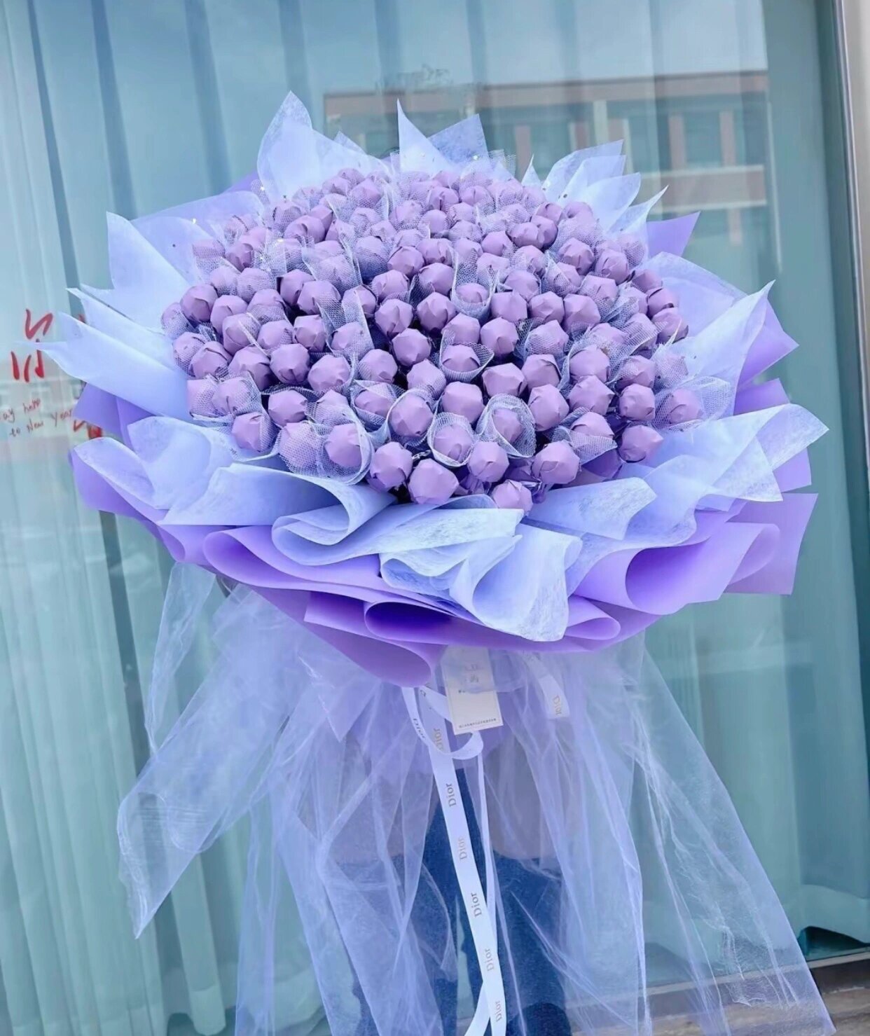 棒棒糖花束 棒棒糖花束的含义: 愿你童心不泯所遇皆甜 愿你眼里有光