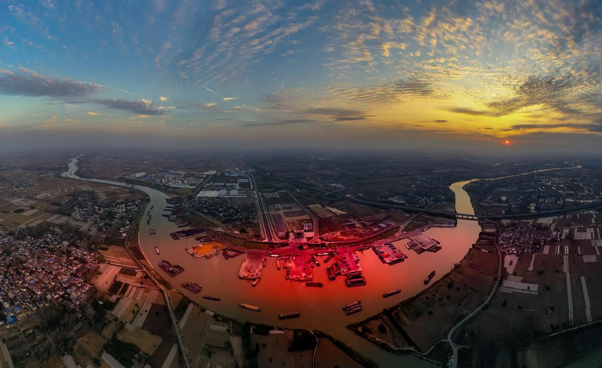 繁忙的沙颍河周口港码头