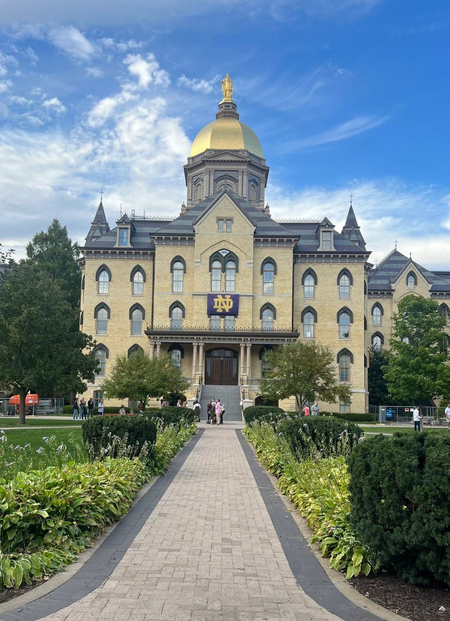 圣母大学 圣殿教堂 1871年开始兴建的圣母大学basilica of the sacred