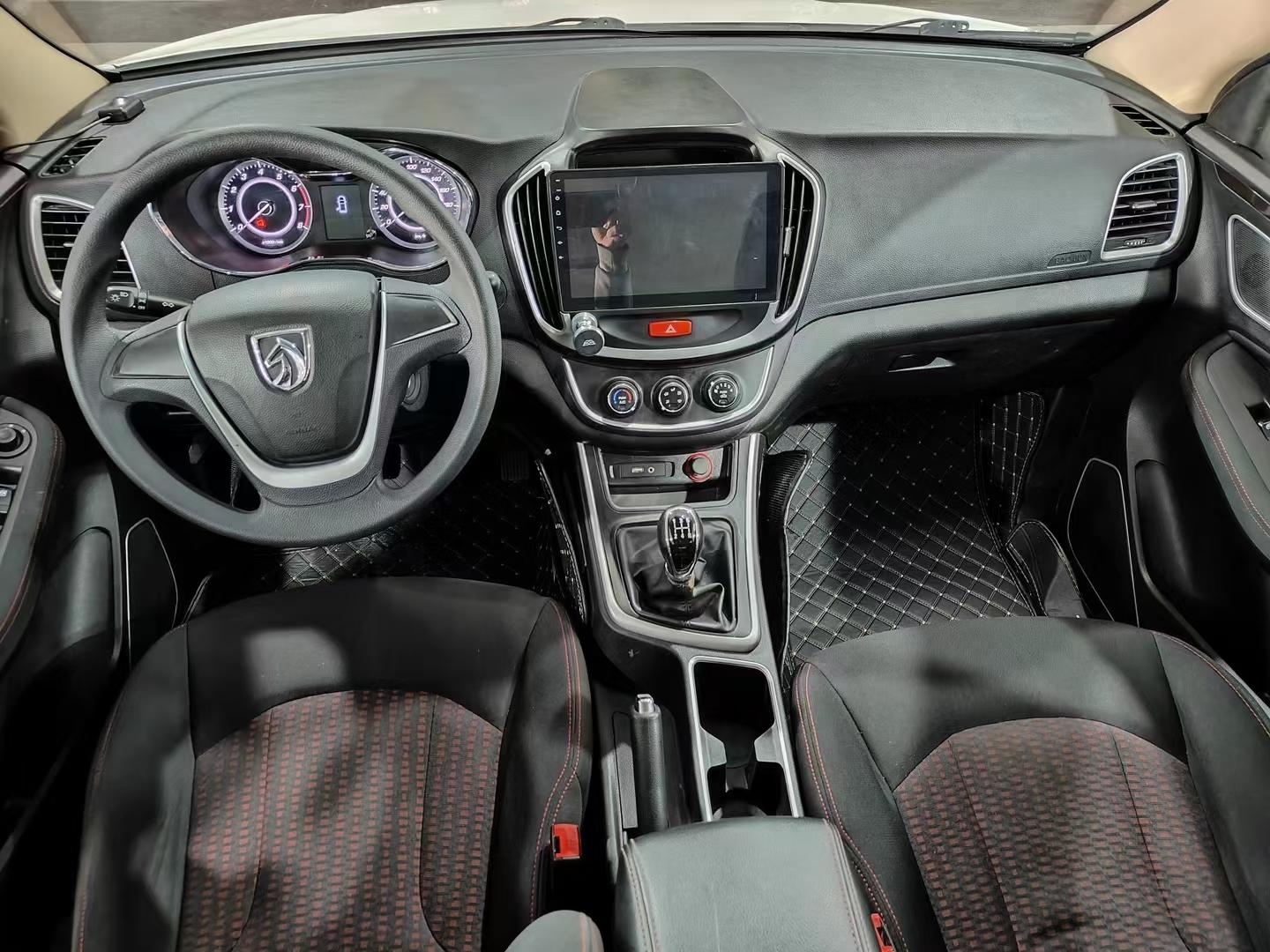 8手动挡宝骏560,潍坊本地一手车,实表七万多公里,两件划痕补漆无换件