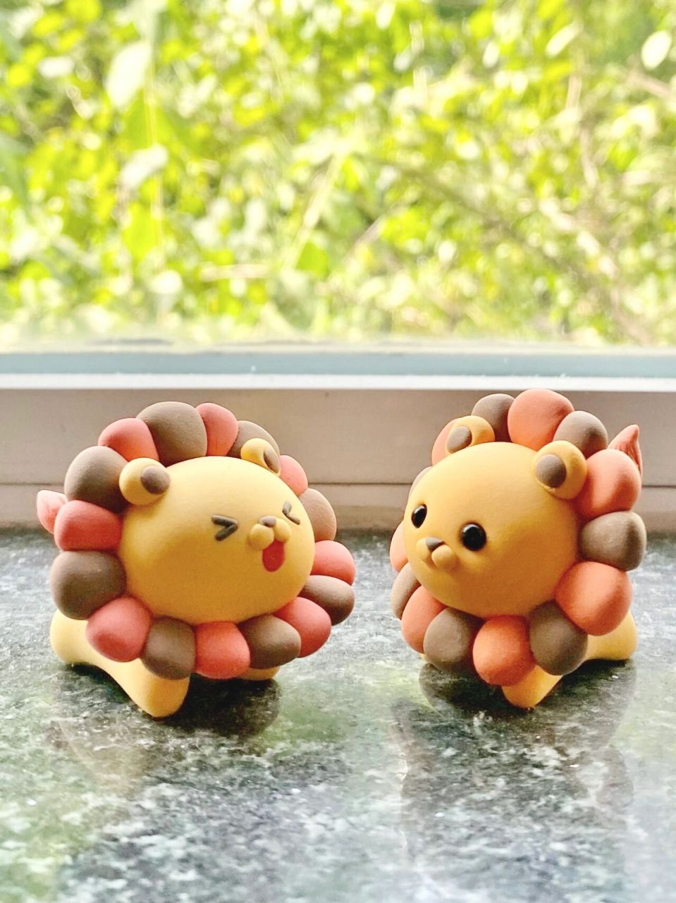 元气满满小狮子轻粘土教程 嗷呜,用轻粘土做一对小狮子吧～ 猛兽也