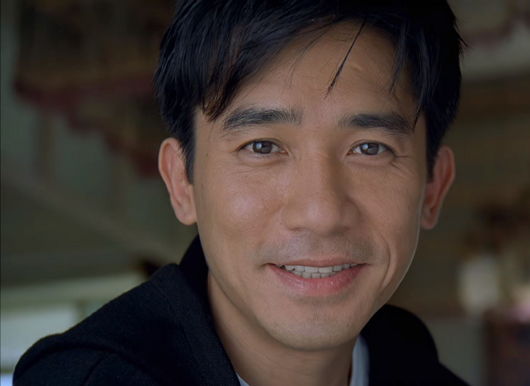 他不管多大年纪都好有魅力啊!这可是梁朝伟啊!不会有人不爱他吧?