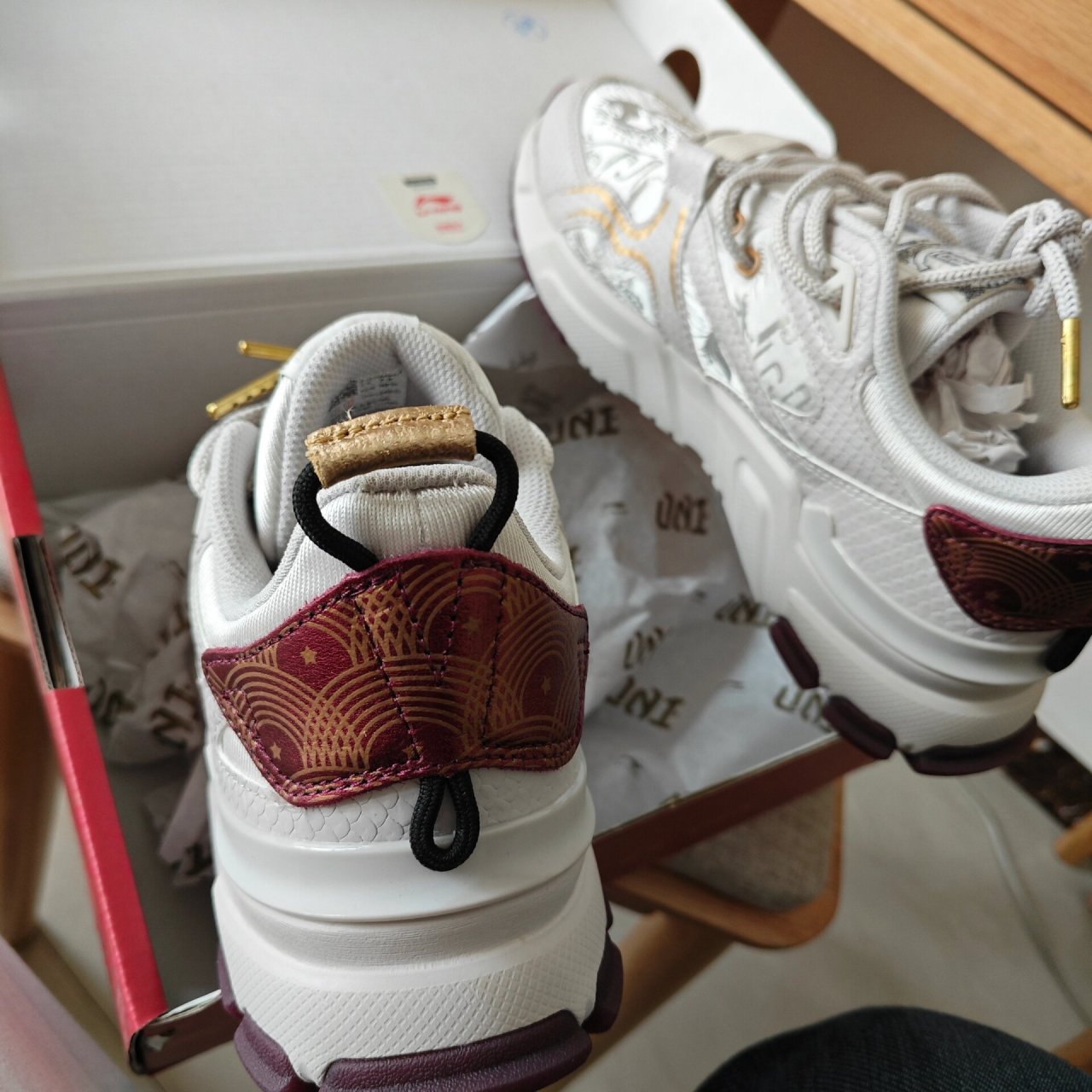 故宫宝蕴楼联名款 全新出 李宁女鞋故宫宝蕴楼联名款001征程运动鞋38