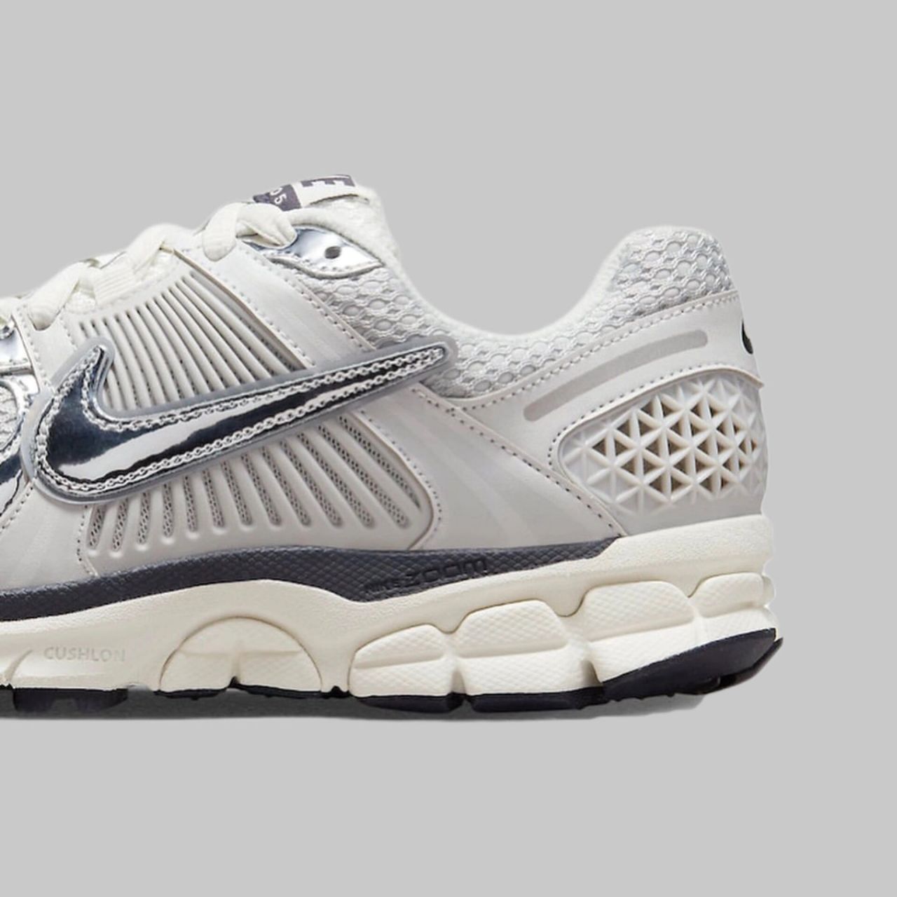 空山基金属银7215nike zoom vomero 5 银白 91近日,又一款 nike