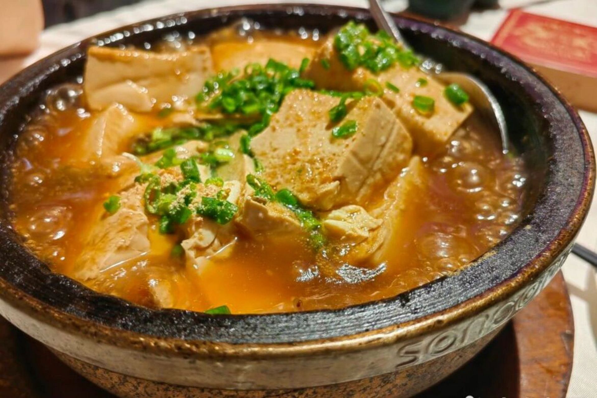 前段时间有外地朋友过来梅州玩,带他们去吃正宗的客家菜馆,朋友连着吃