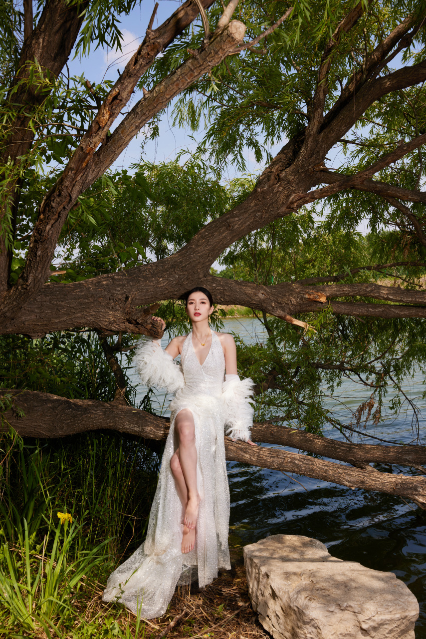 江疏影从头到脚击中了我所有的审美点