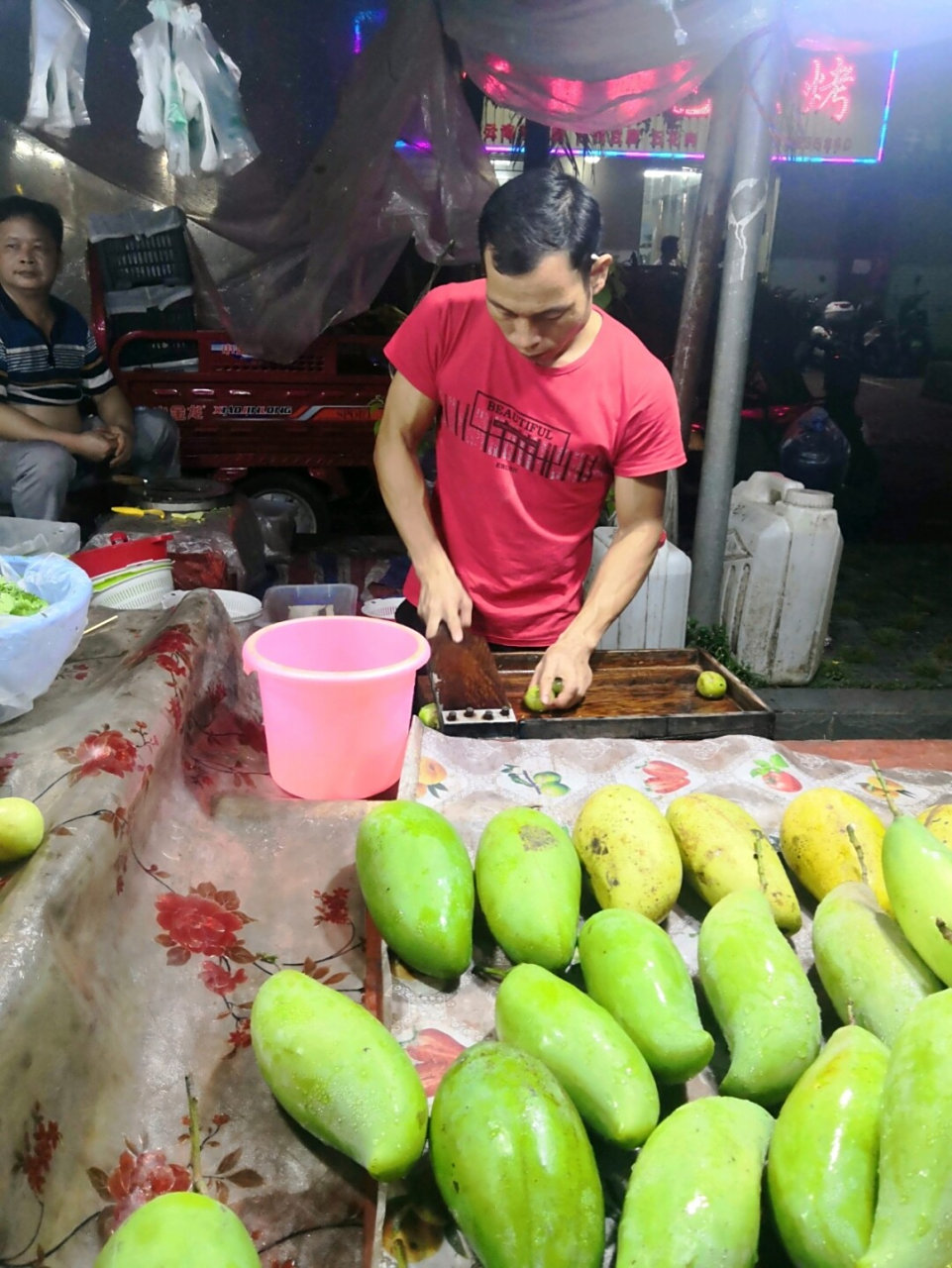 95南宁探店 | 吃酸野 8215肥姐酸野摊&阿姆手夹李果 04江南