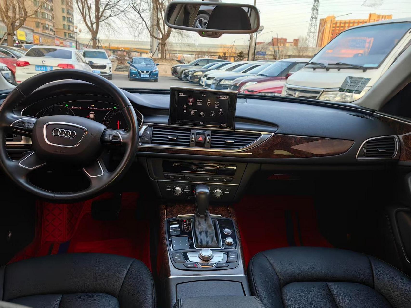 16年奥迪a6白色贴黑膜 1.8ta6子 这价格12.