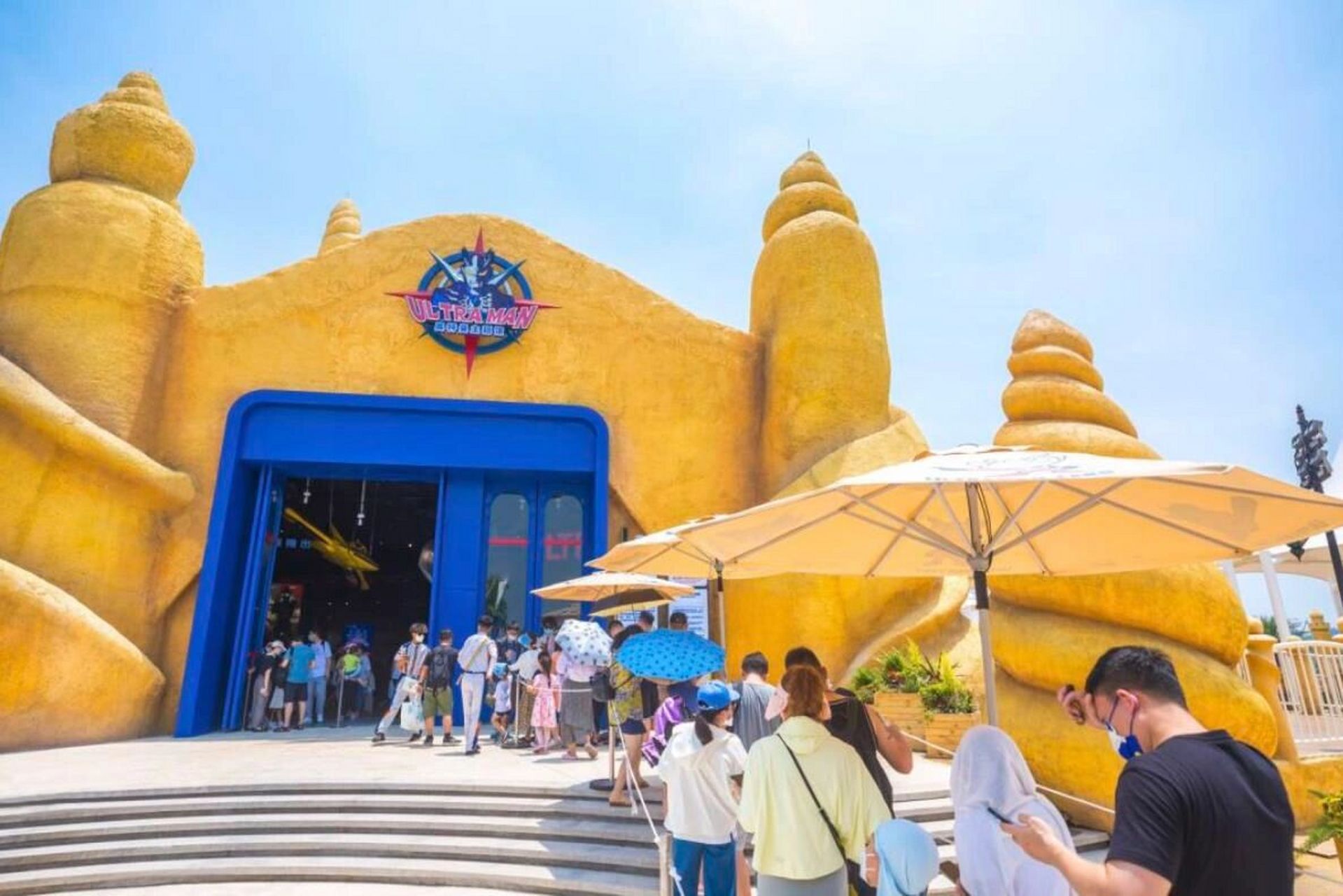位于上海海昌海洋公园的"全球首个奥特曼主题娱乐区",7月24日开始试