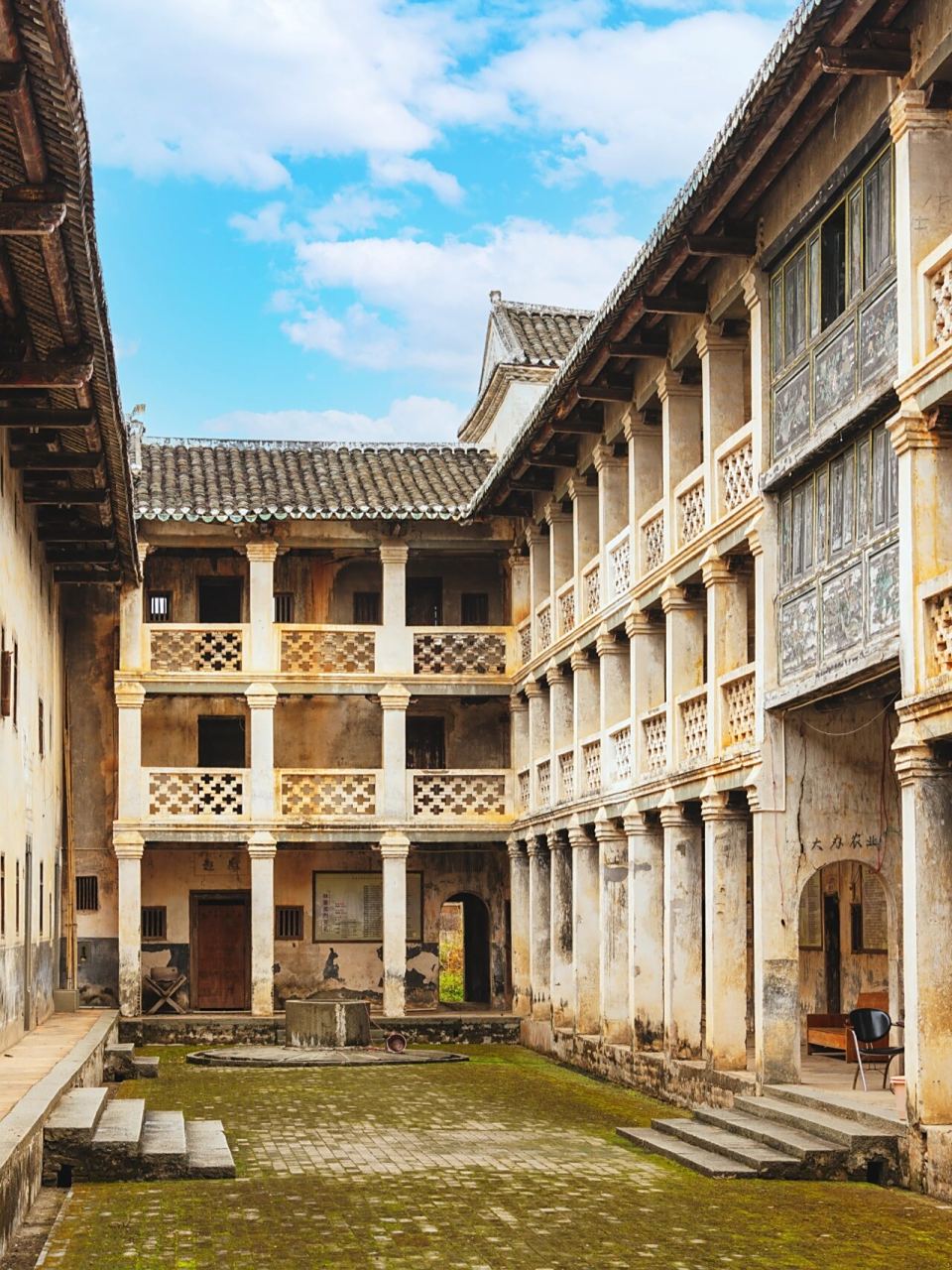 河源林寨古村|最美客家四角楼 📙简介: 林寨古村位于广东省河源市和