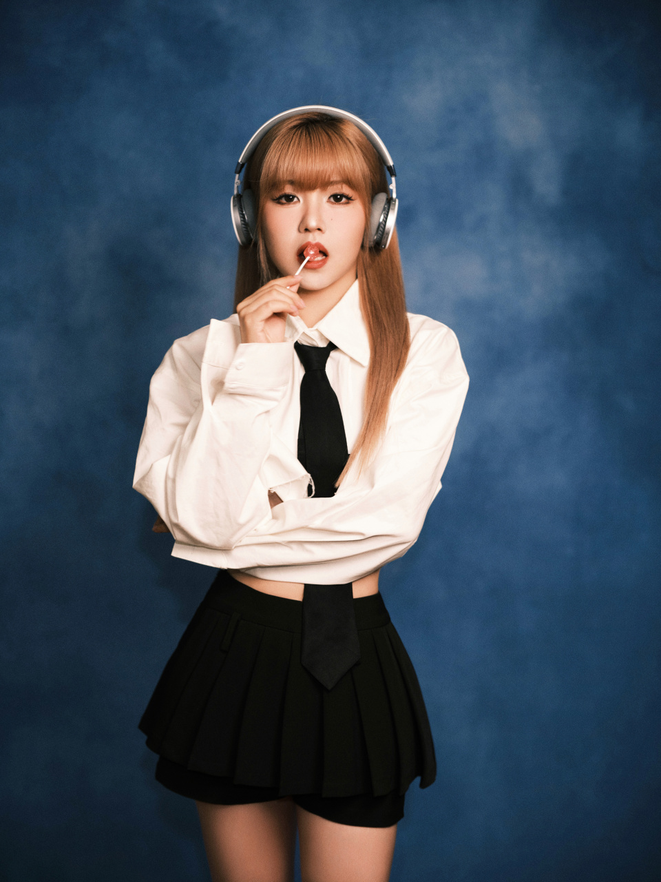 #赖美云#  🐱   #赖美云oo7d聊天墙##赖美云复古校园生日写真#