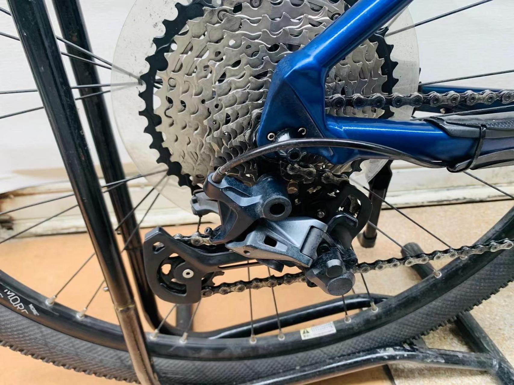 美利达挑战者700,特价3700 配置禧玛洛24速油压碟刹,原装线控锁死气叉