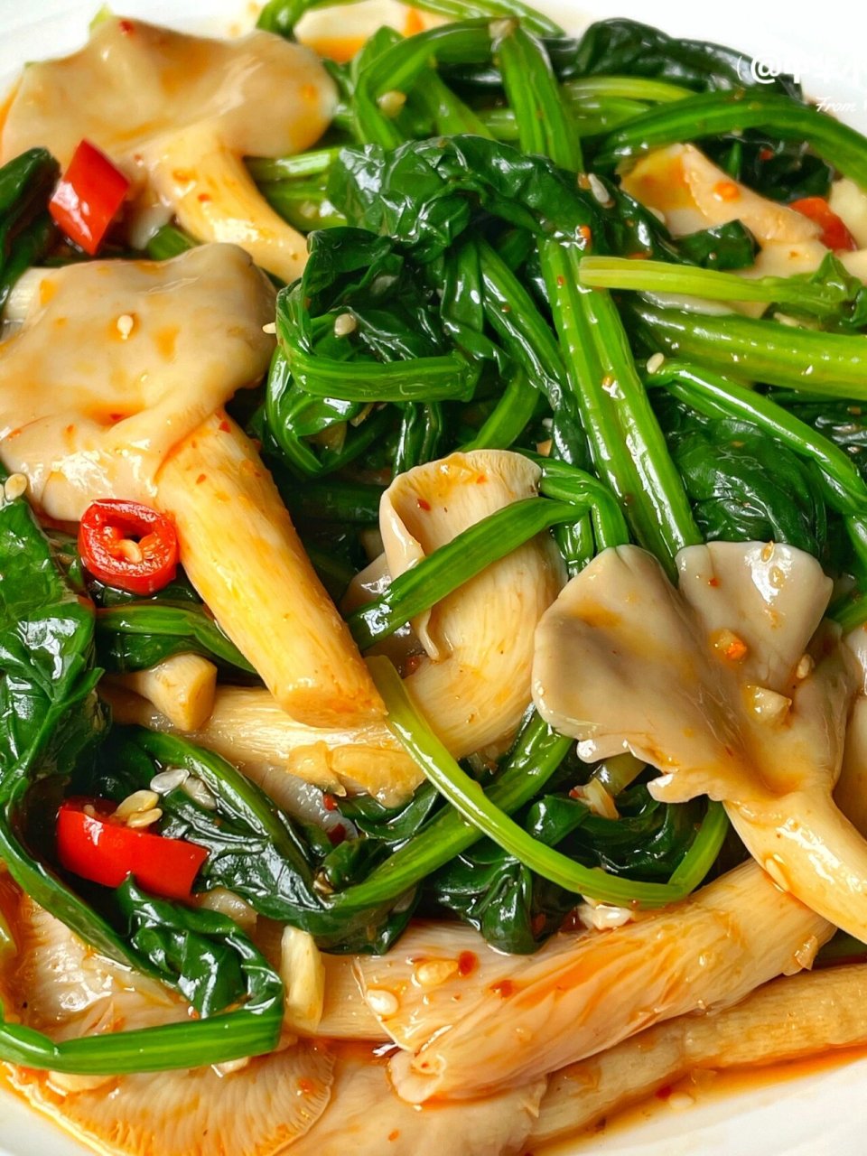 9215巨好吃的菠菜拌平菇7515减脂期必备凉菜9393 今天