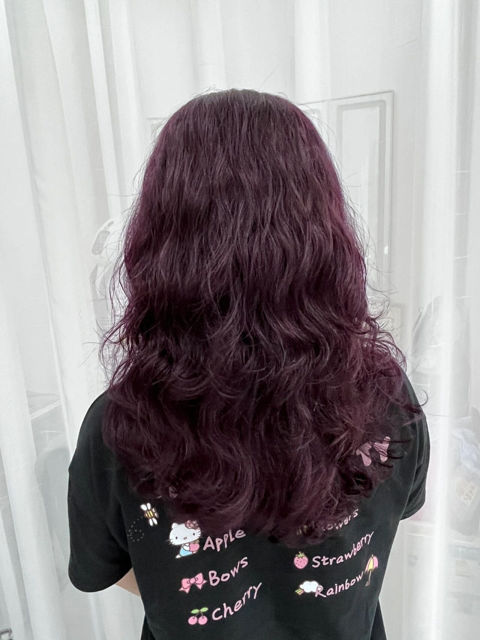 买了卡诗护色的洗发水,发膜还有精油,洗发水没啥用直接挂闲鱼出掉了.