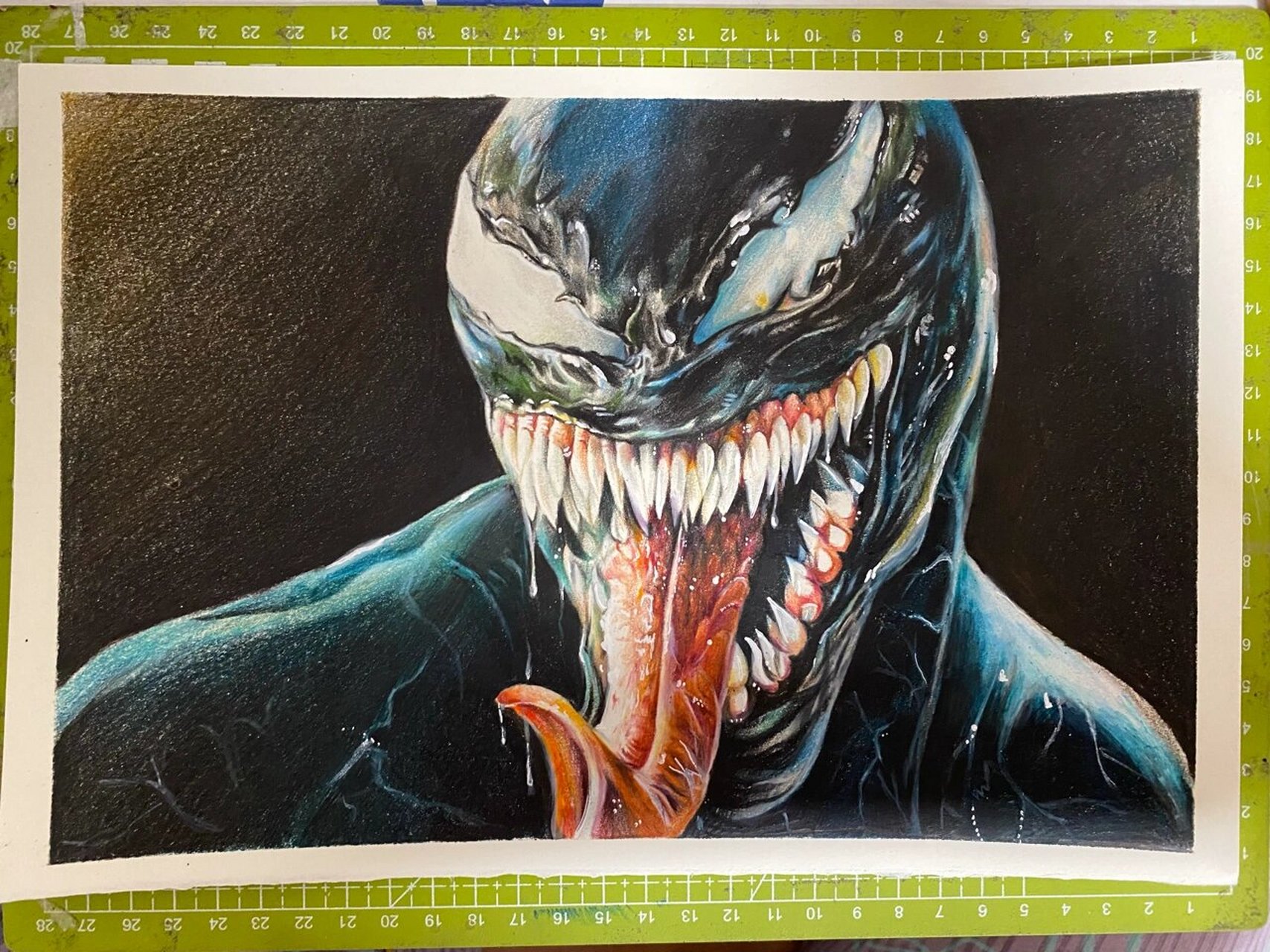 彩铅手绘《毒液》完整版 彩铅手绘毒液 纸张:获多福水彩纸16k 笔