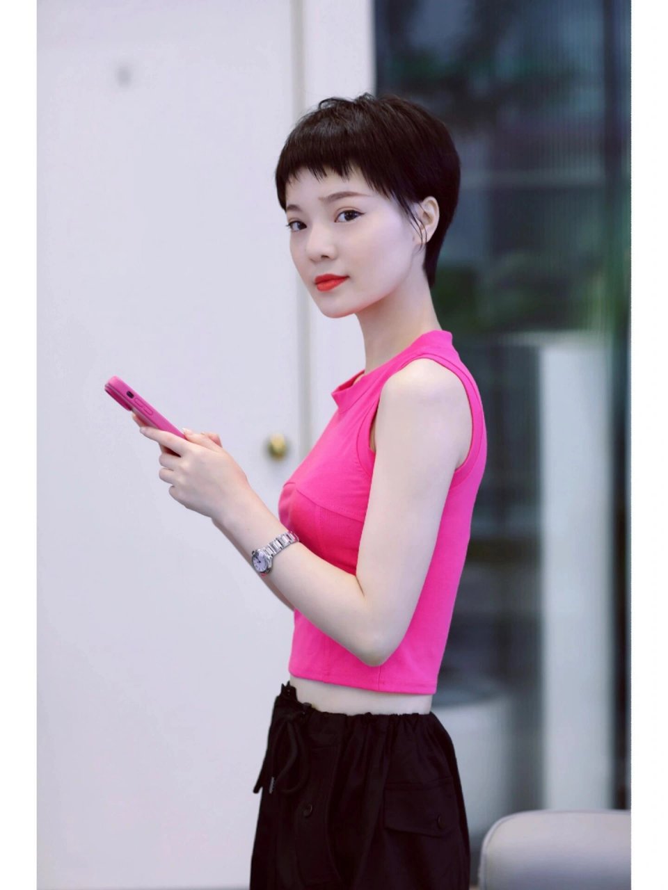 夏天减龄超短发,方圆脸也适合的一款推荐 女人超过30岁一定要尝试一下