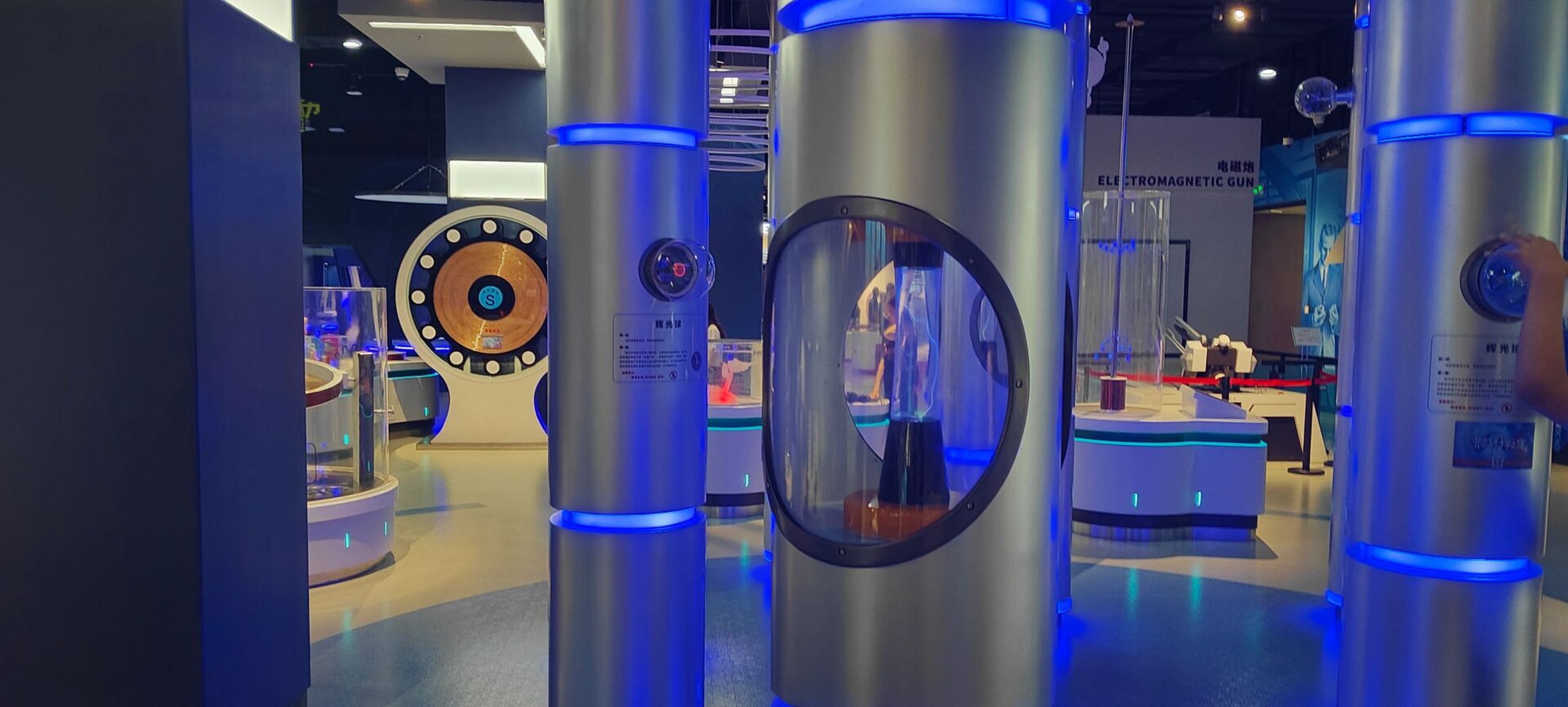 淄博科技馆 淄博市科技馆位于山东中部鲁中山地与鲁北平原的交接地带