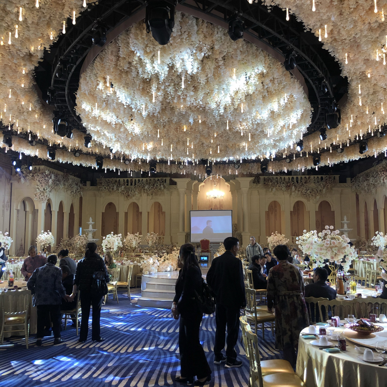 看看口袋还在 地址:蒸湘区蒸水南路中梁壹号旁 店名:曲园宴会中心