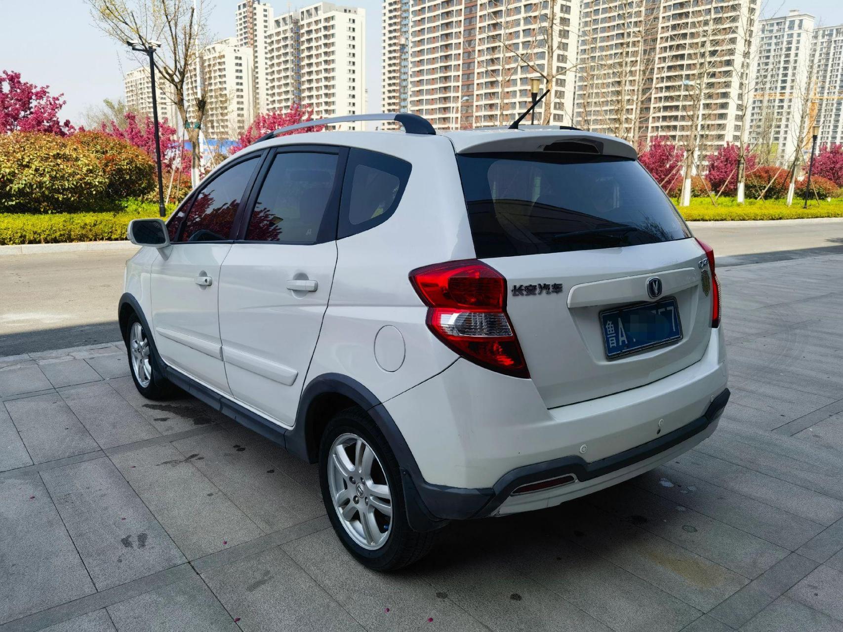 长安cx20 城市小型suv(此车全济南比新) 1.