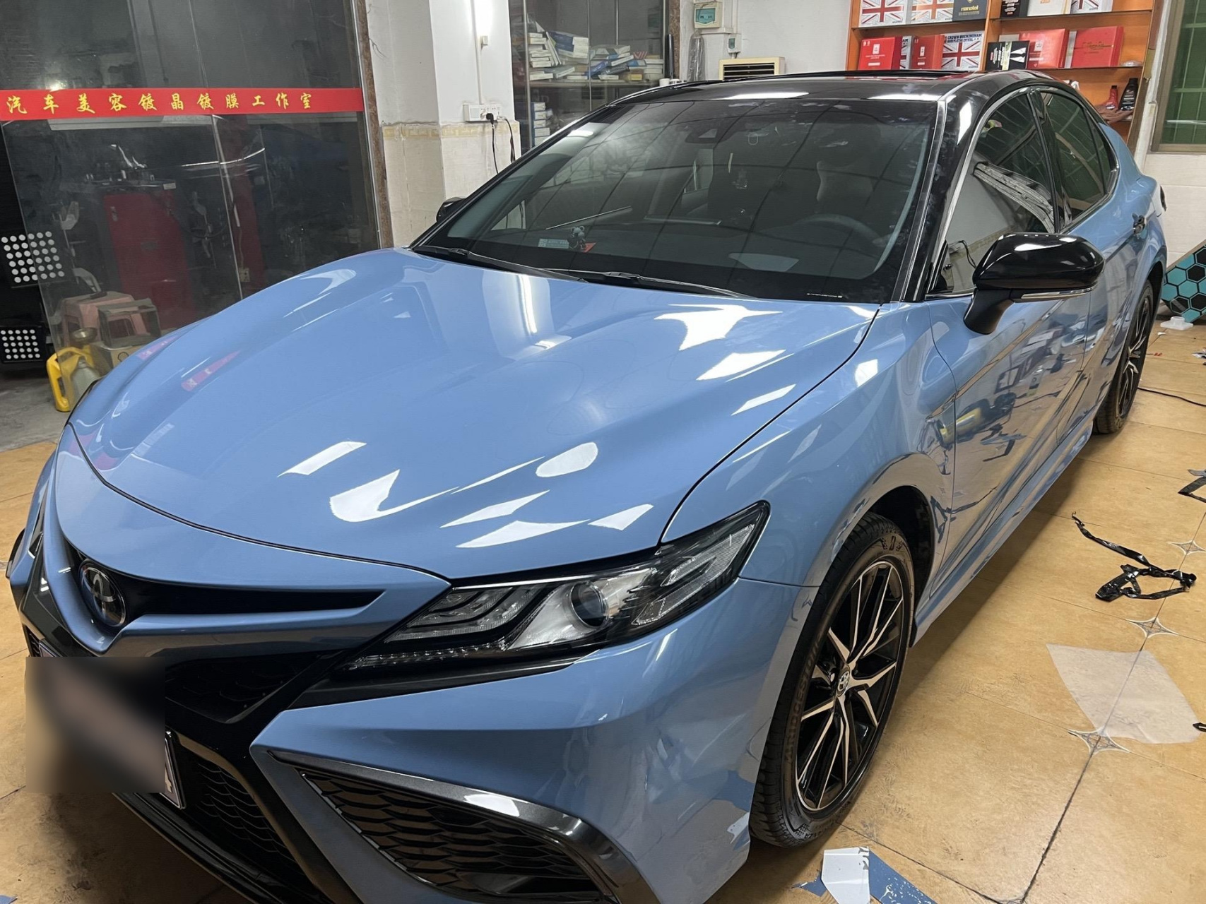 小鹏g3升级18寸轮毂 隐形车衣,凯美瑞贴陶瓷蓝919191专业的事