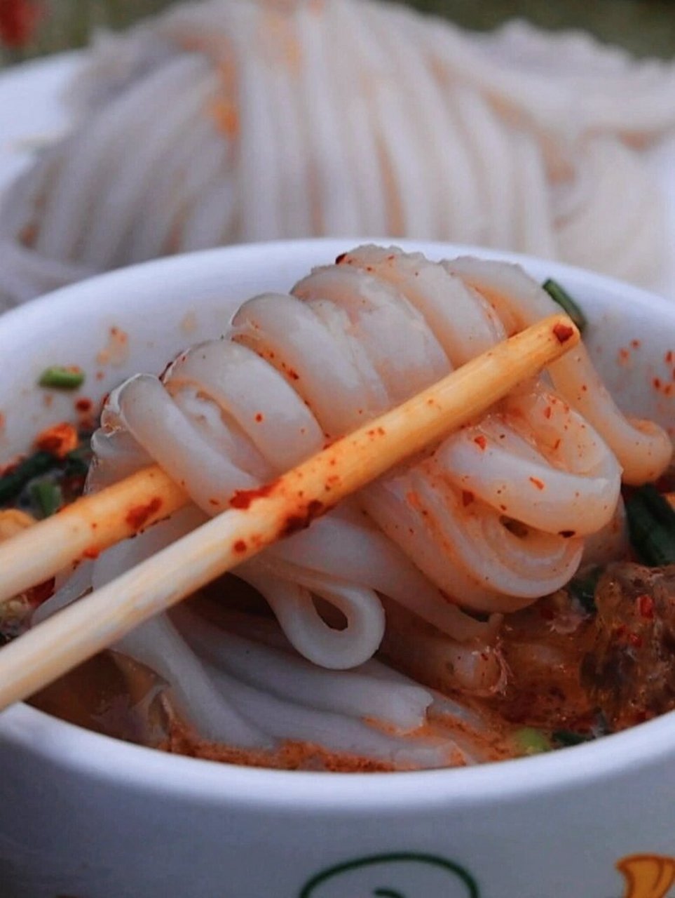 织金荞凉粉,霉豆腐和皮蛋强强联合 第一次来织金,接着吃了两碗荞凉粉